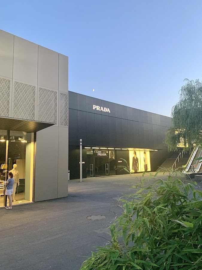 Prada, Maisons de mode