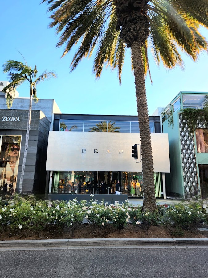 Prada, Maisons de mode