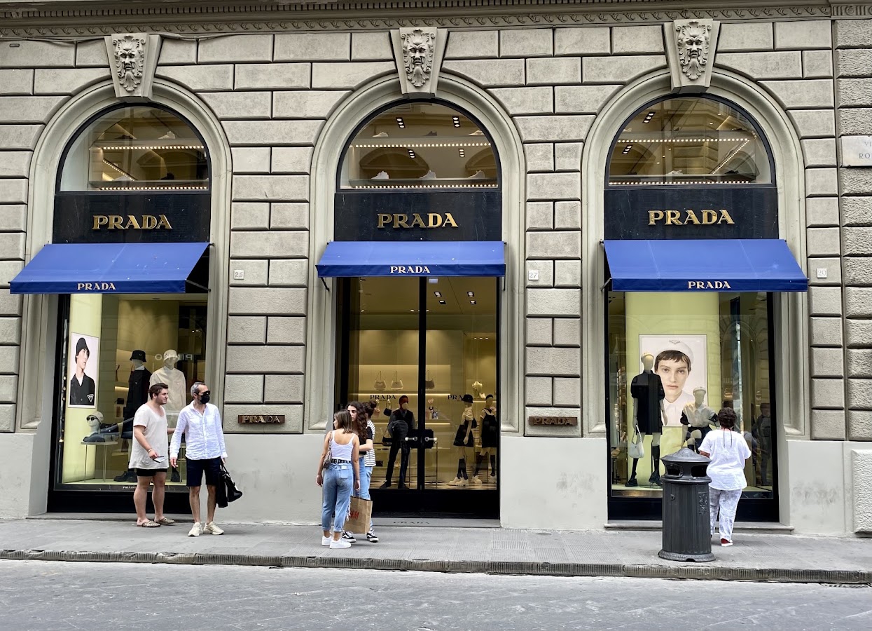 Prada, Maisons de mode