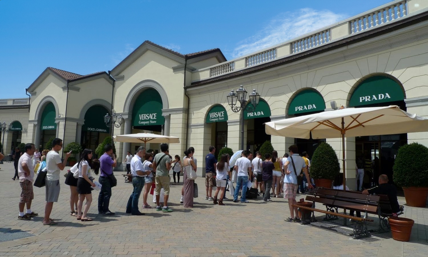 Prada Outlet, Maisons de mode