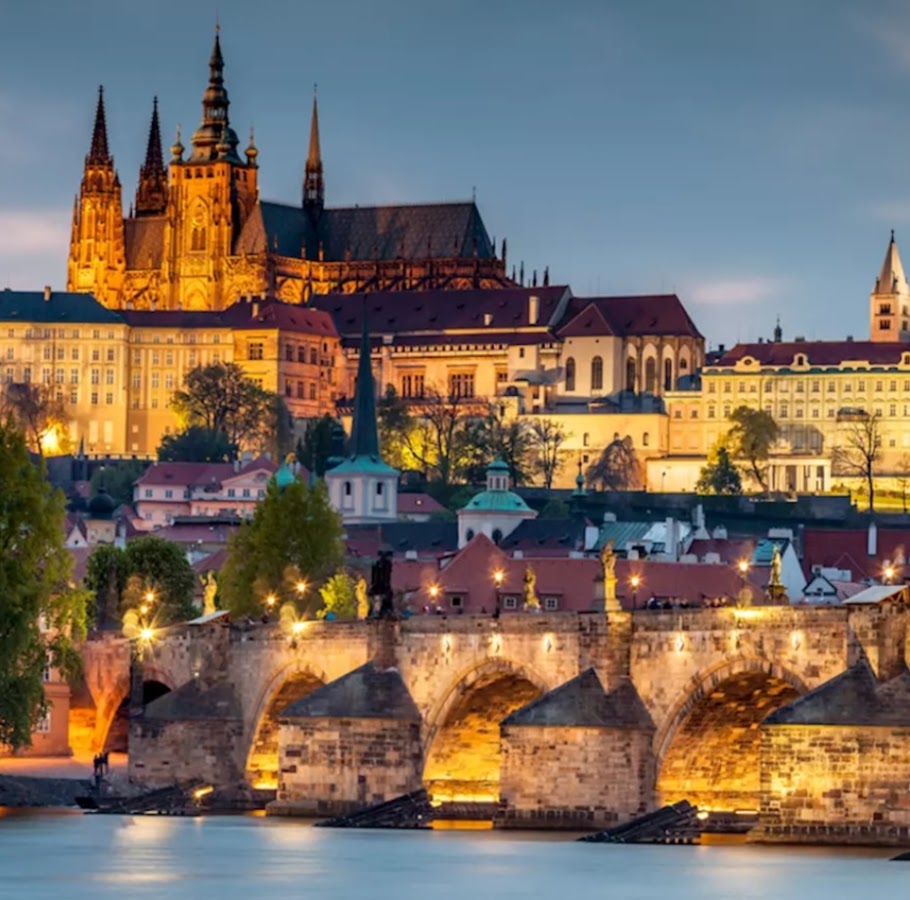Prague Castle, Hôtels et palaces