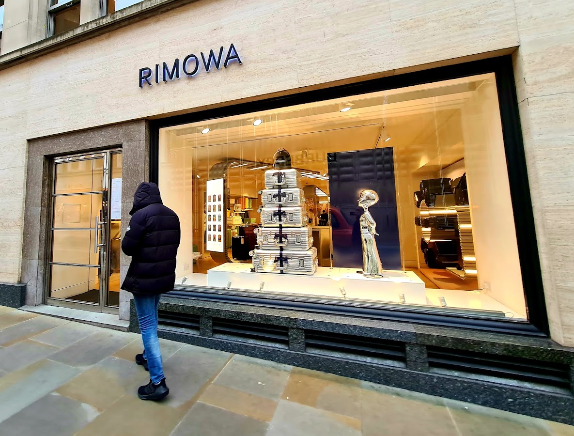 Rimowa, Maisons de mode, à Londres