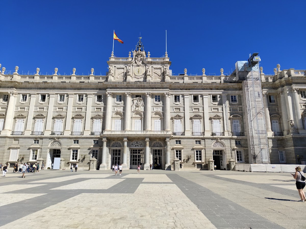 Royal Palace Madrid, Hôtels et palaces