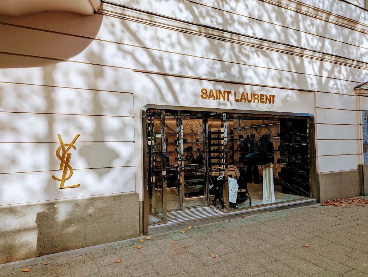 Saint Laurent, Maisons de mode