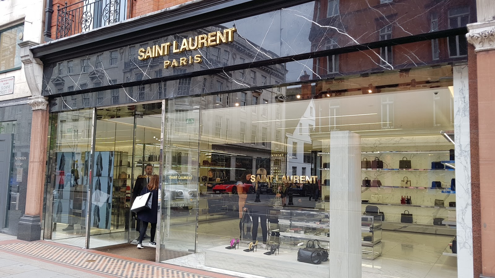 Saint Laurent, Maisons de mode, à Londres