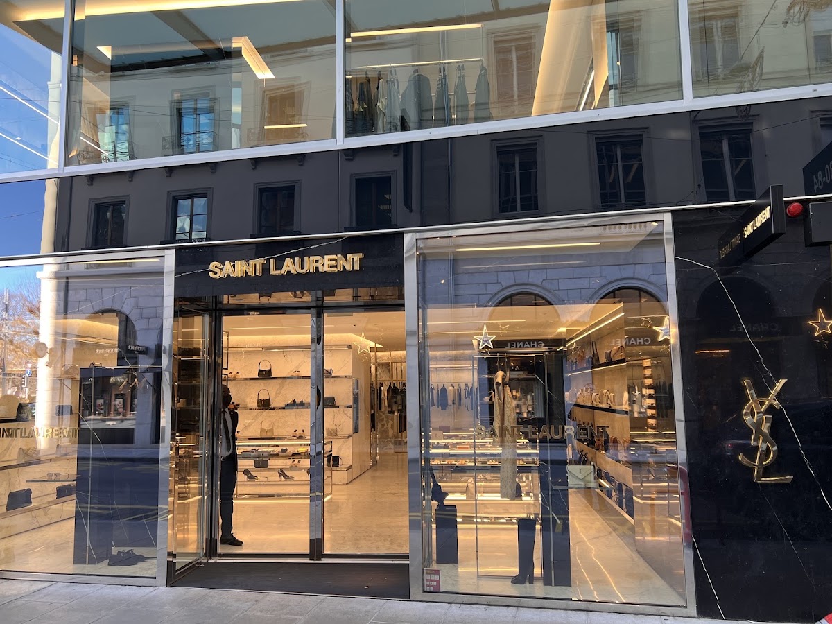 Saint Laurent Geneva, Maisons de mode, à Genève