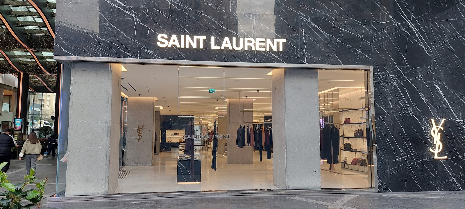 Saint Laurent Istanbul, Maisons de mode
