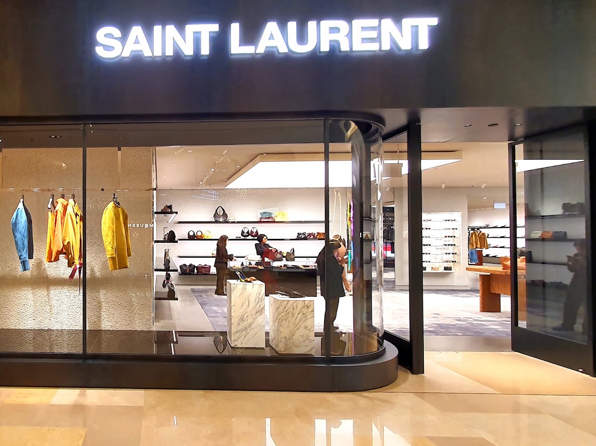 Saint Laurent Singapore Orchard, Maisons de mode