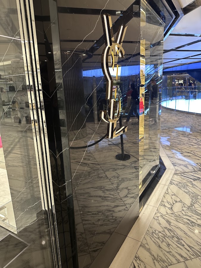 Saint Laurent Sydney Westfield, Maisons de mode