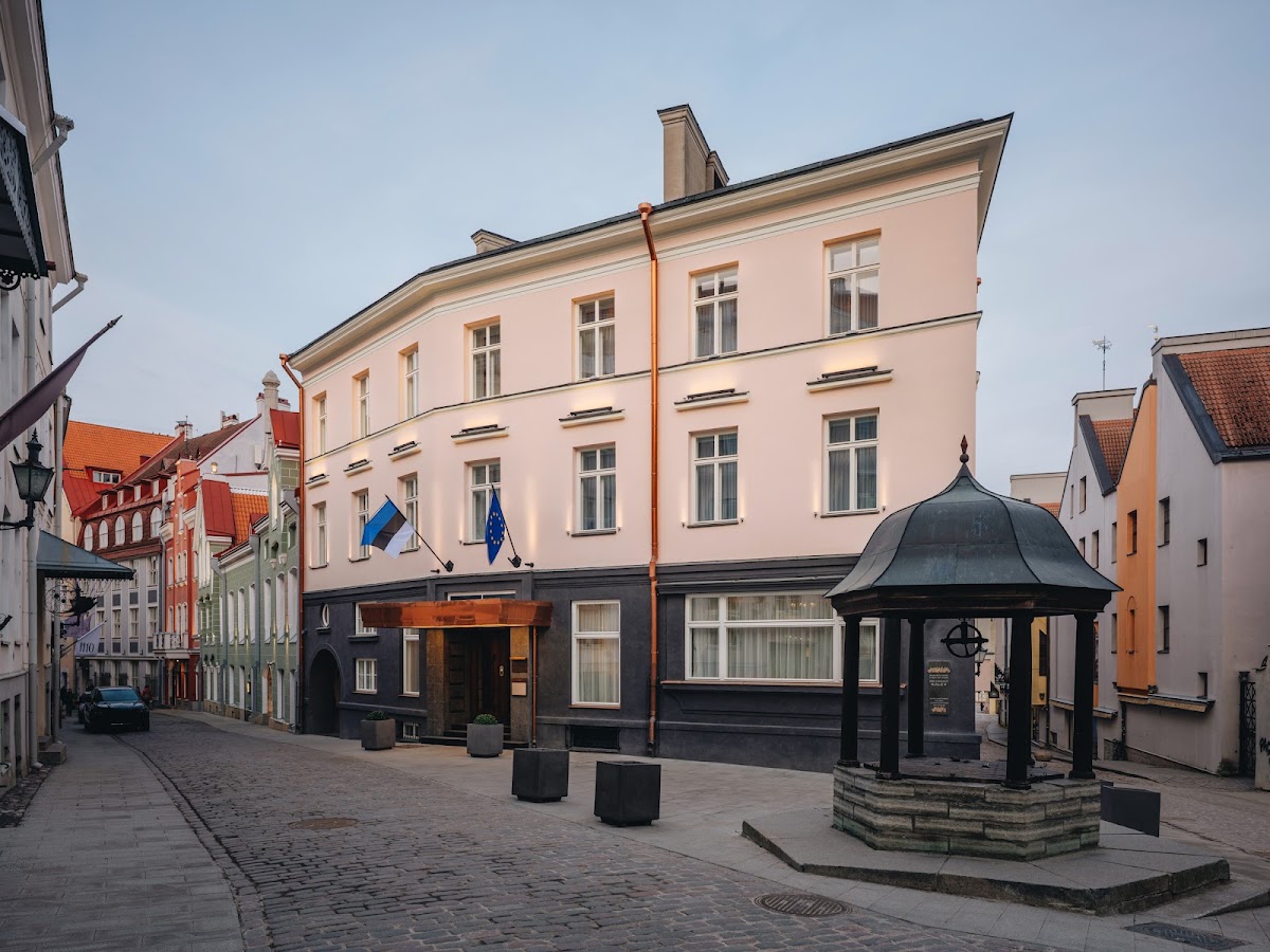 The Burman Hotel, Hôtels et palaces