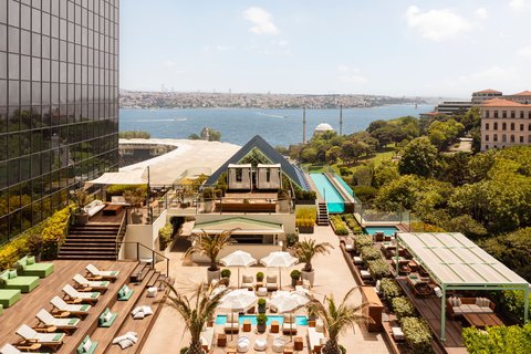 The Ritz-Carlton Istanbul, Hôtels et palaces