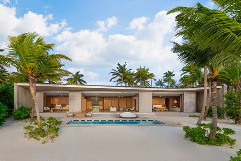 The Ritz-Carlton Maldives, Hôtels et palaces