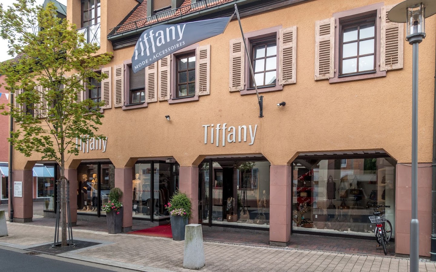 Tiffany Mode, Maisons de mode
