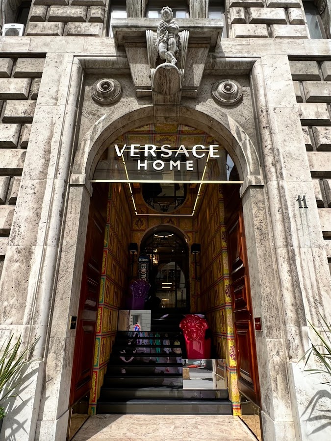 Versace Casa Milano, Maisons de mode, à Milan